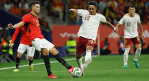 هتافات جمهور إسبانيا 2026: سيمفونية “لا روخا” التي تزلزل الملاعب وأسرار النشيد الصامت